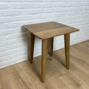 Mangohouten krukje/nachtkastje Vita