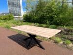 Douglashouten tuintafel Claudia met stalen matrixpoot