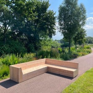 Douglashouten loungebank Alice met schuine armleuning