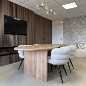 Eikenhouten tafel Lori